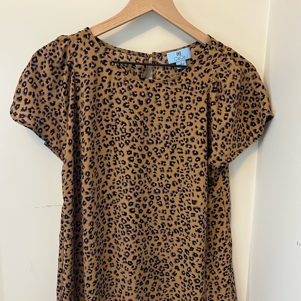 CeCe Tan and Black Leopard Print Top - size small
